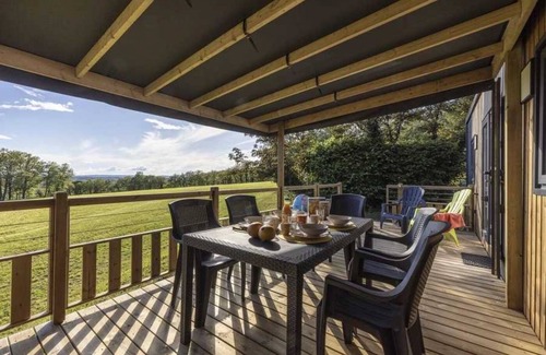 Loupiac Ski Chalet | Chalet 4 étoiles - Parc aquatique - eecbii