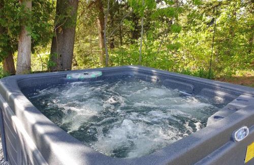 Notre-Dame-de-Lourdes Ski Chalet | Chalet Le Mignon Nature Escape & Comfort