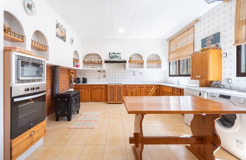 Bicorp Ski Chalet | Chalet 'Castellana' with Mountain View, Wi-Fi and Air Conditioning