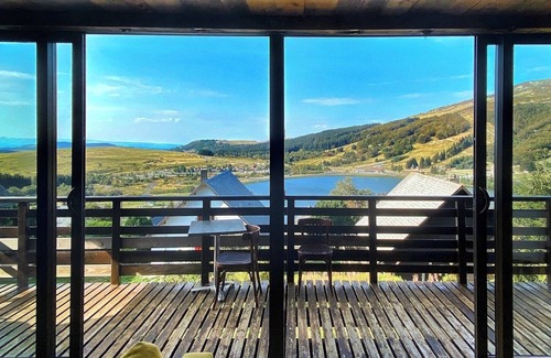 Besse-et-Saint-Anastaise Ski Chalet | Chalet l'Anorak Super Besse, private spa, 10 pers, 4 bedrooms, Sancy view