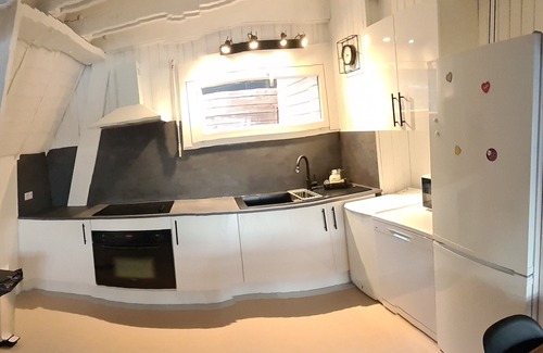 Besse-et-Saint-Anastaise Ski Chalet | Chalet in front of the lake 200m from the resort center and 250m from the slopes