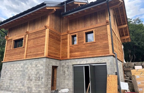 Valloire Ski Chalet | Chalet 'L'Orée' with Mountain View, Private Garden and Wi-Fi