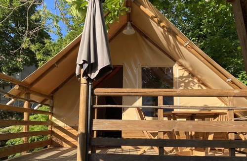 Gravieres Ski Chalet | Chalet 'La Cabane Camping La Châtaigneraie' with Private Terrace