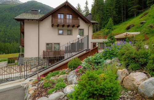 Santa Caterina Valfurva Apartment | Chalet La Pineta