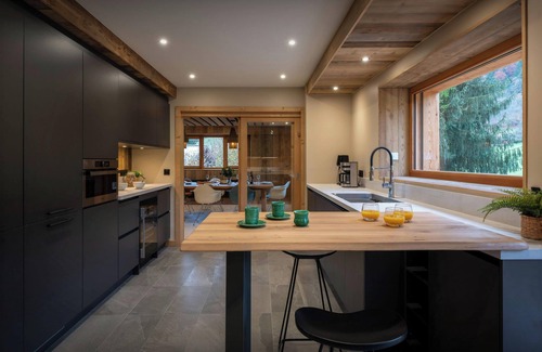 Samoens Ski Chalet | Chalet La Parenthèse - relax in beautiful mountain home 15p - OVO Network