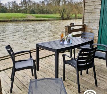 Villiers-Charlemagne House | Chalet la Perche