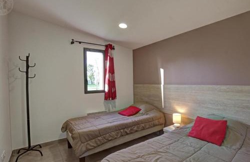 Veauchette House | Chalet lumineux 4-6 pers avec terrasse et animaux acceptés - FR-1-496-79