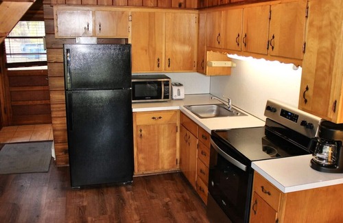 Stevensville House | Chalet on the Lake 71 w/Beach Access, Pools, Sport Courts, Fishing Pond & more!