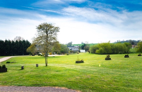 Ouffieres Ski Chalet | Chalet Oslo de 4 Personnes : Découvrez la Suisse Normande en Famille !
