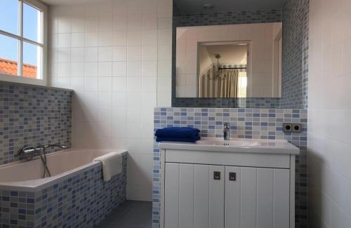 Broek House | Chalet Royal