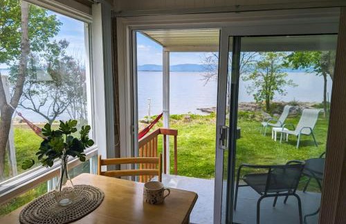 Cap-Saint-Ignace Ski Chalet | Chalet Studio #3 Waterfront with Spa Fireplace & Wifi