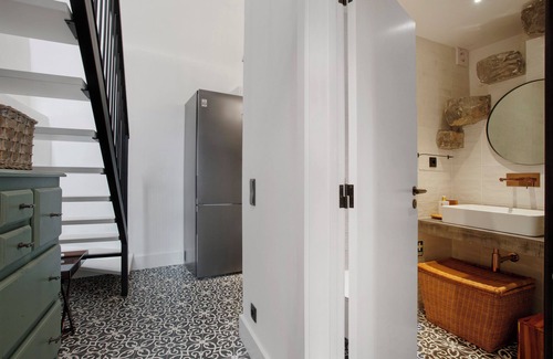 Canico Ski Chalet | Chalet 'The Village Loft' with Sea View, Shared Terrace and Wi-Fi