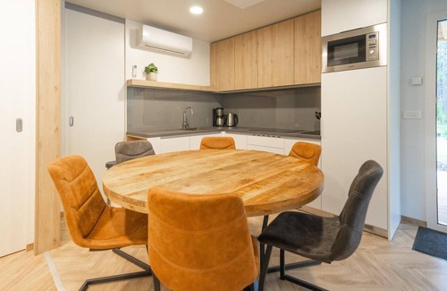 Zutendaal Ski Chalet | Chalet with air conditioning on a holiday park