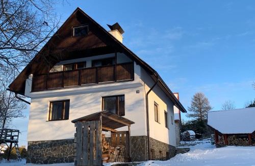 Cicmany House | Chalupa Nad Lipou - Čičmany, turistika, sauna, krb