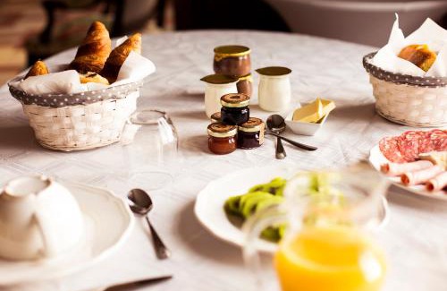 Champeaux Bed & Breakfast | Chambre Cocteau avec vue sur le Mont Saint Michel