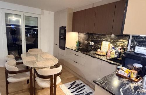 Saint-Witz Apartment | Chambre d'hôte, dans 4 pièces , avec terasse, jardin