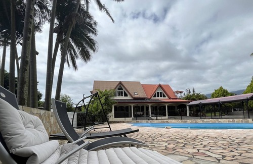 Sainte-Anne Bed & Breakfast | Chambre d'hôtes à la Villa Lyse avec piscine