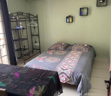 Saint-Andre House | Chambre dans notre villa avec piscine