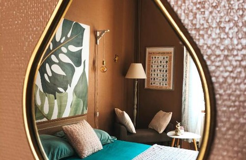 Cognac House | chambre salle de bain partagée