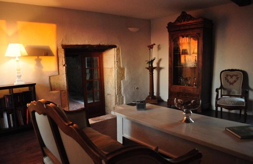 Champagne-et-Fontaine Bed & Breakfast | Chambres d'Hôtes La Grange Au Bois