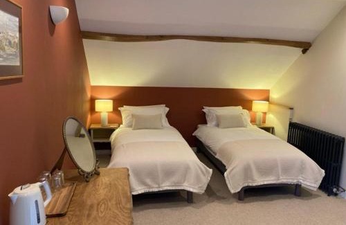 Salon-la-Tour Bed & Breakfast | Chambres & Table d'hôtes de La Vieille Ferme