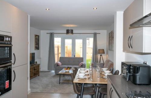 Blacon House | Champagne abode