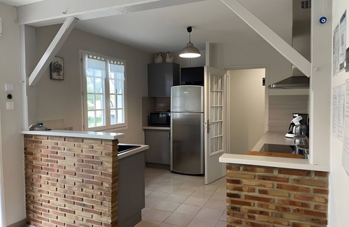 Montpon-Menesterol House | Champaubier House – Heated Pool, Private Park, Ideal for 10 Guests in Montpon-Ménestérol