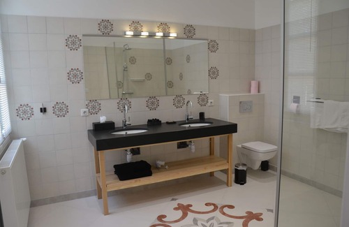 Avignon Other | Chapel Room (60M2) 3 persons