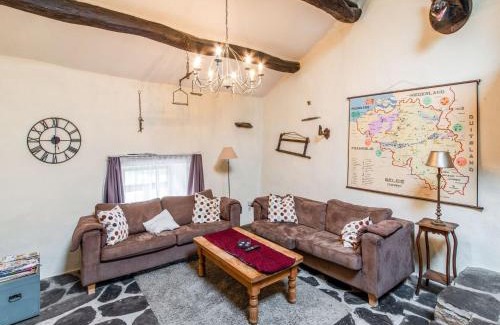 Cherain House | Characteristic holiday home in Cherain with balcony