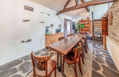 Cherain House | Characteristic holiday home in Cherain with balcony