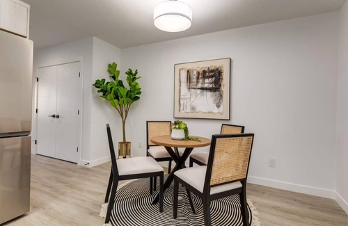 Killarney House | "Charcoal" Brand New 1-bed Townhome