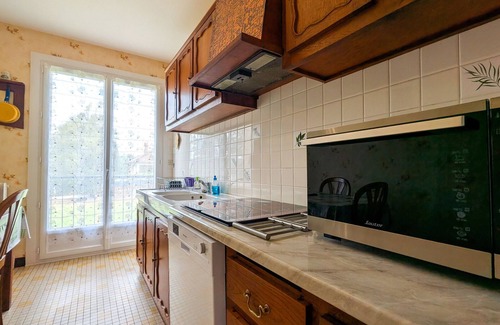 Le Pont-Chretien-Chabenet Cottage | Charming Cottage in Berry: Near Brenne Park, Countryside Views, Fishing, and Historic Attractions