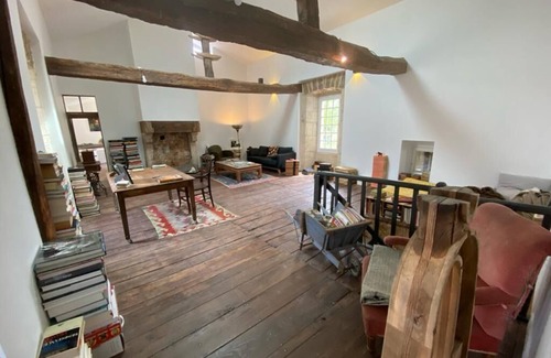 Montbron Other | Charmant Château Charentais Familial en Bord de Rivière