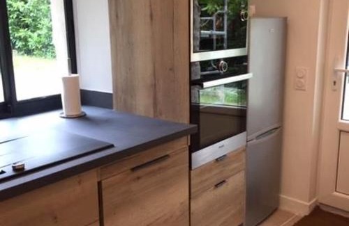 Le Mans House | Charmant Gîte Familial Rénové avec 3 Chambres, Cheminée et Jardin, Proche Le Mans - FR-1-410-332