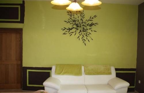 Serocourt House | Charmant gîte historique avec terrasse, salle de jeux, et recharge électrique – proche Vittel & Contrexéville - FR-1-589-219