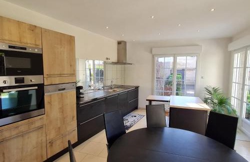 Blenod-les-Toul House | Charmant gîte près de Toul avec parking privé et terrasse - FR-1-584-361