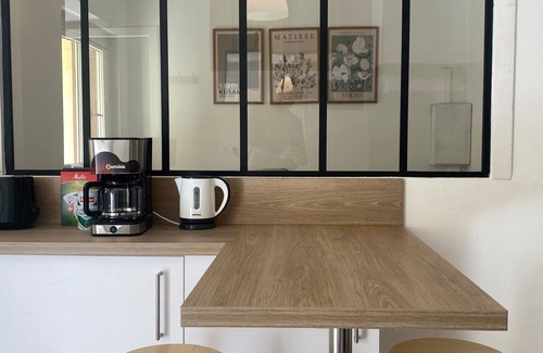 Bagnols-sur-Ceze Apartment | Charmant Studio Centre Ville