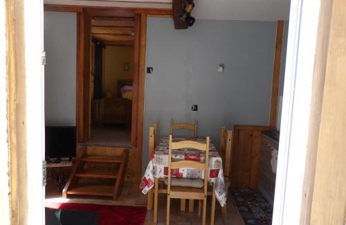 Murbach Apartment | Charmant studio au calme à Murbach vue jardin, parking & Wi-Fi gratuit