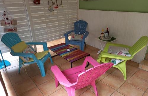 Sainte-Anne Apartment | Charmant T2 climatisé avec terrasse, à 5 mn des belles plages de Ste Anne