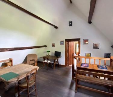 Charbonnieres House | Charmante longère percheronne avec cheminée, jacuzzi et verger