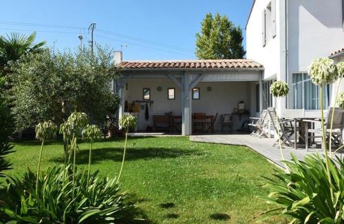 Les Portes-en-Re House | Charmante Maison avec Jardin, à Proximité du Centre des Portes-en-Ré, 3 Chambres, WIFI - FR-1-434-59