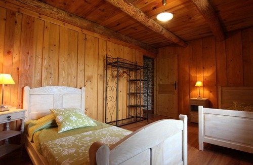 Aurec-sur-Loire House | Charmante Maison de Ferme avec Cour Fermée, Proche Loisirs et Nature - FR-1-582-191