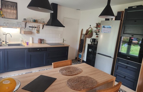 Parame House | Charmante Maison et son Jardin Dans Quartier Très Calme