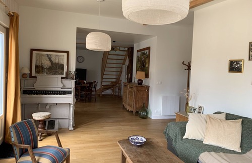 Sartilly-Baie-Bocage House | Charmante Rénovation de Campagne en Pierres et Bois