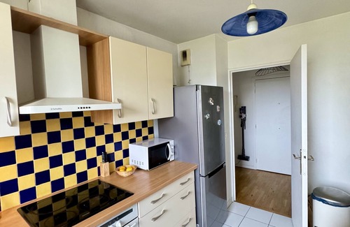 Rueil-Malmaison Apartment | Charment Appartement Avec Balcon