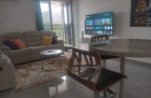 Eden Gardens Apartment | Charming 1-bedroom apartment with WiFi and AC in wonderful Kingston