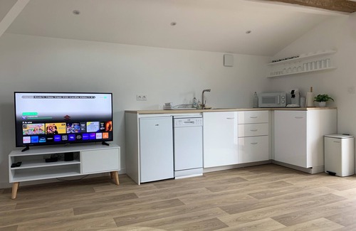 Roques Apartment | Charming 1-bedroom apartment in beautiful Roques with WiFi, AC