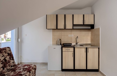 Budva Apartment | Charming 1-bedroom apartment in enchanting Budva with WiFi, AC
