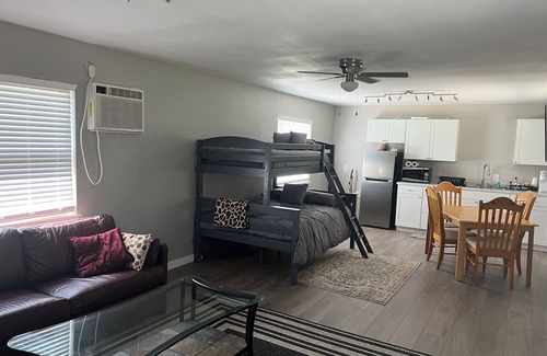 Rockledge Cottage | Charming 1-bedroom cottage with WiFi, AC in nice Soperton