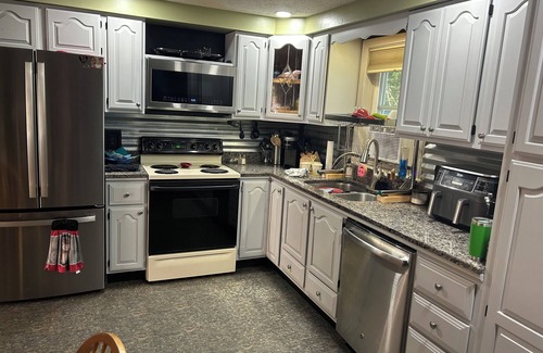 Saco House | Charming 1-bedroom in Saco with WiFi n laundry .this is for traveling nurses